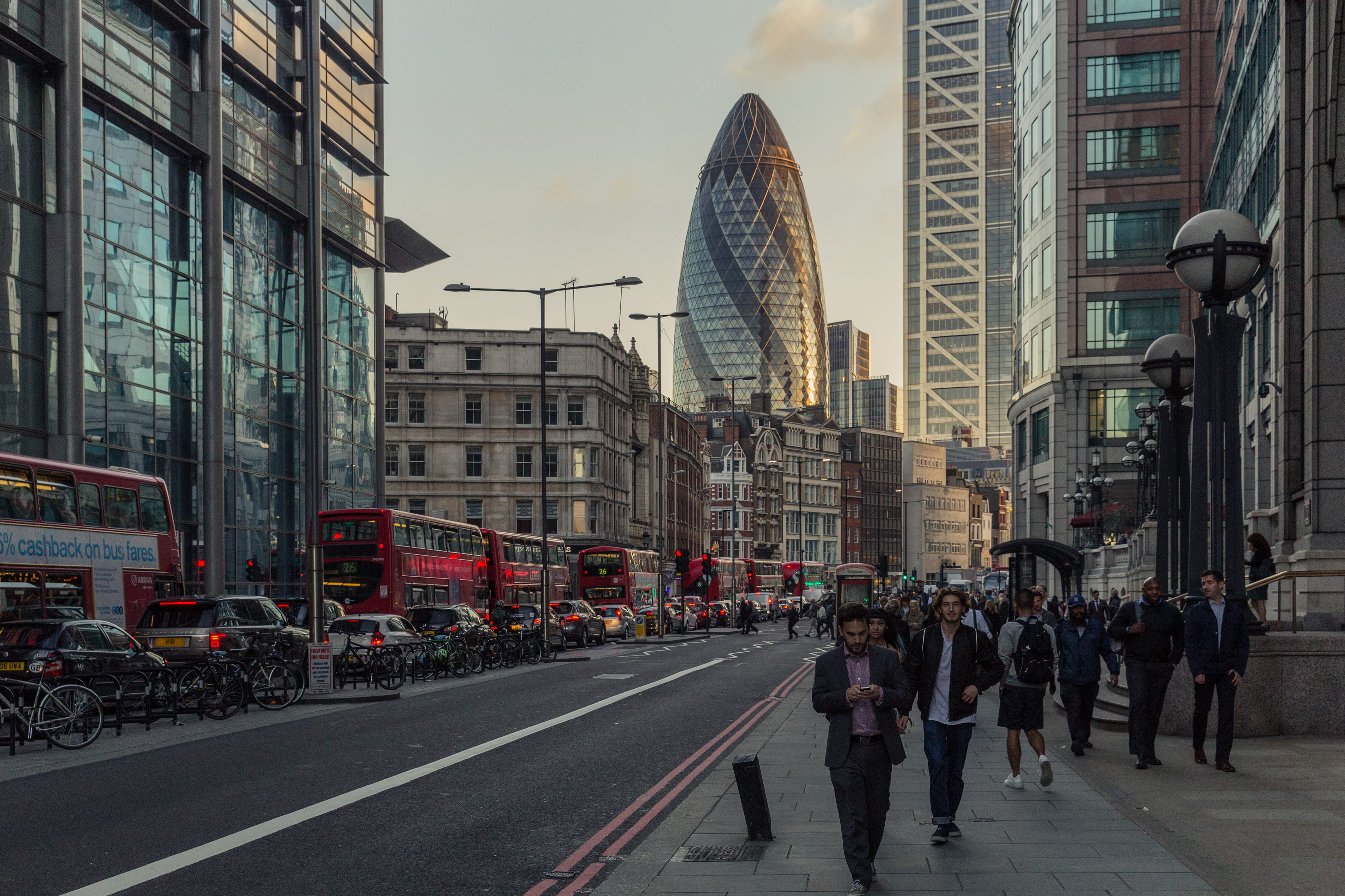 London life. City of London район Лондона. Лондон Сити улицы. Сити Лондона 2021. Районы большого Лондона.